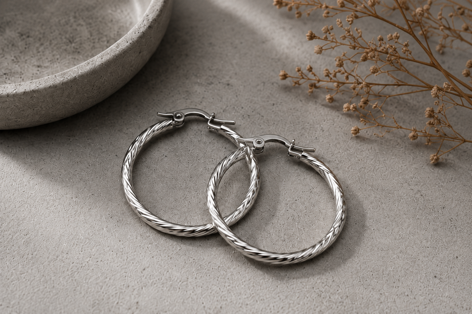 Minimal Silver Hoop Earrings