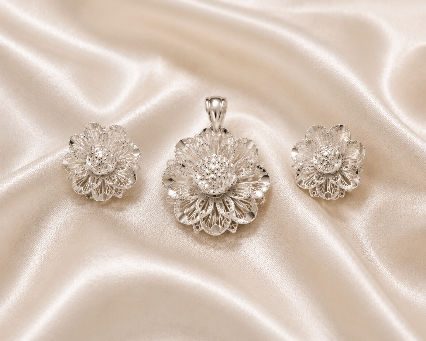 Silver Floral Pendant Set