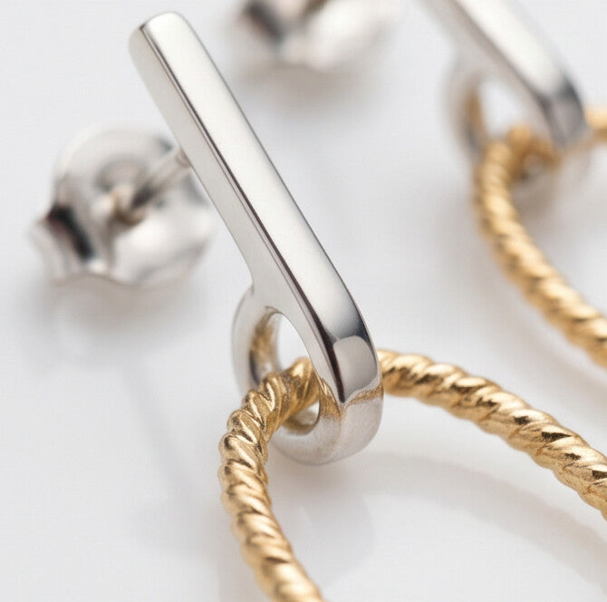 Minimal Oval Hoop Earrings