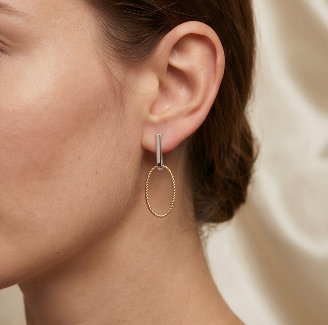 Minimal Oval Hoop Earrings